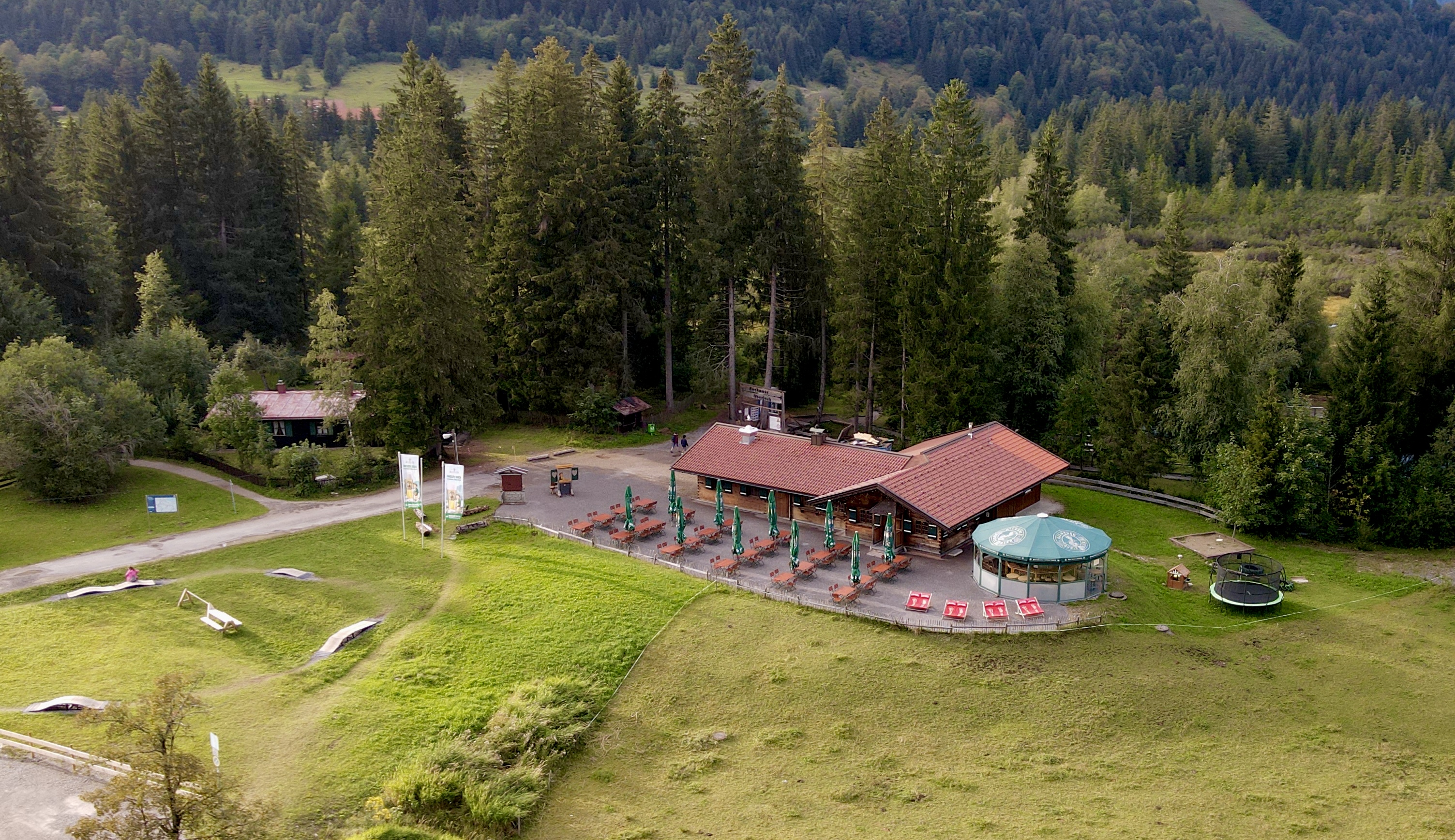 Hotels und Ferienwohnungen im Oberallgäu - Moorhütte in Oberjoch - Dein Restaurant in den Bergen - Moorhütte in Oberjoch wiedereröffnet