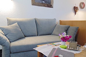 Unterkunft im Allgäu: Landhaus Schmid - Ferienwohnungen in Kornau bei Oberstdorf im Allgäu - Landhaus Schmid - auf der Sonnenterasse über Oberstdorf