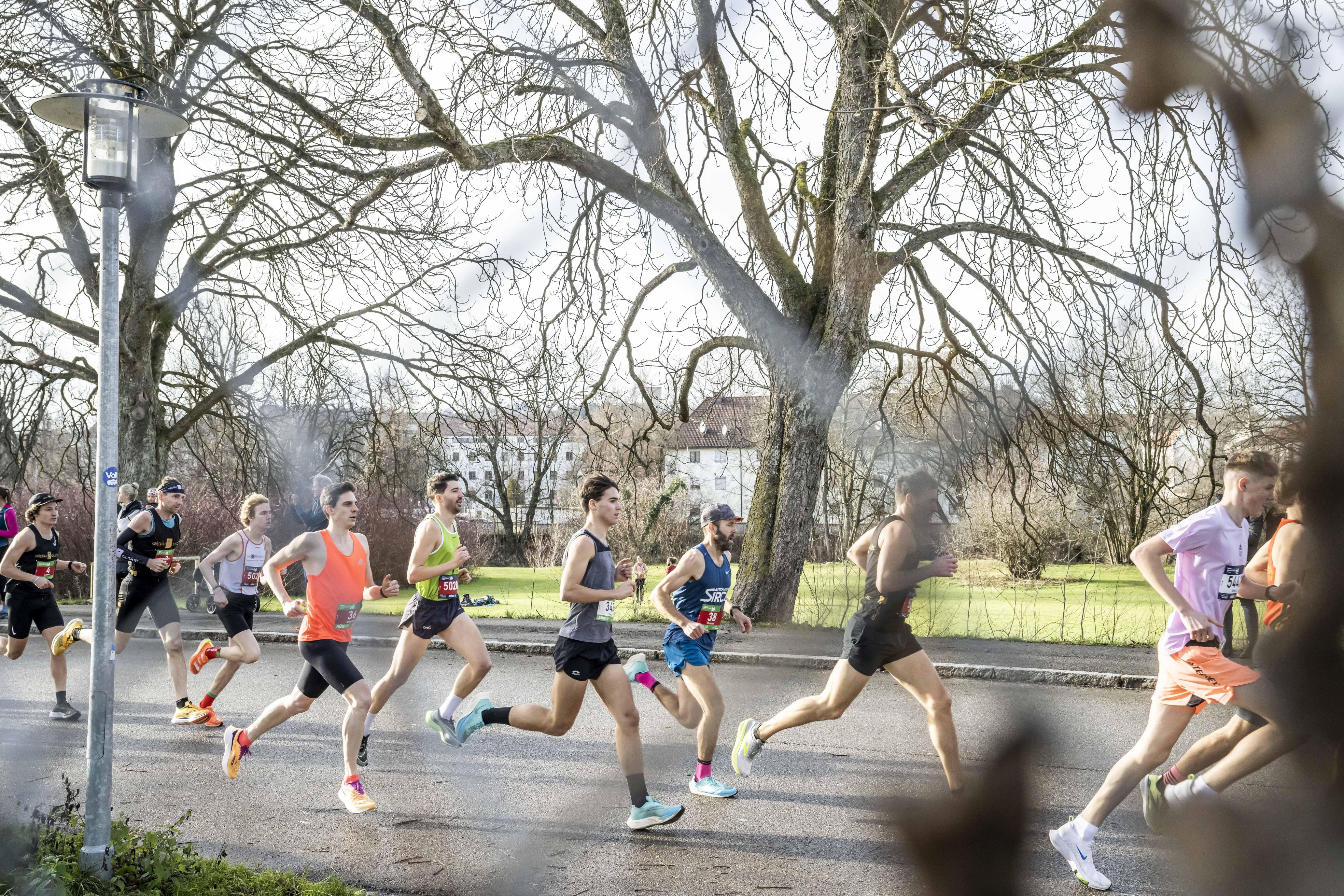 Hotels und Ferienwohnungen im Oberallgäu - Kinder & Familie: Kinder sind willkommen - Bayern - AÜW Georg Hieble Silvesterlauf in Kempten im Allgäu - AÜW Georg Hieble Silvesterlauf Kempten 2025