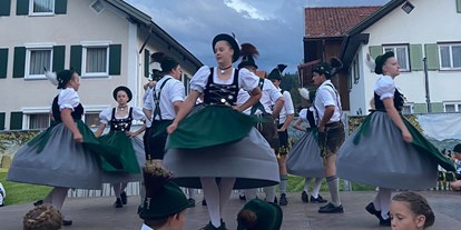 Hotels und Ferienwohnungen im Oberallgäu - Traditioneller Brauchtumsabend in Wertach im Allgäu - Traditioneller Brauchtumsabend in Wertach im Allgäu