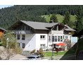 Unterkunft im Allgäu: Landhaus Maria-Theresia - Ferienwohnungen im Kleinwalsertal - Landhaus Maria-Theresia - Ferienwohnungen im Kleinwalsertal