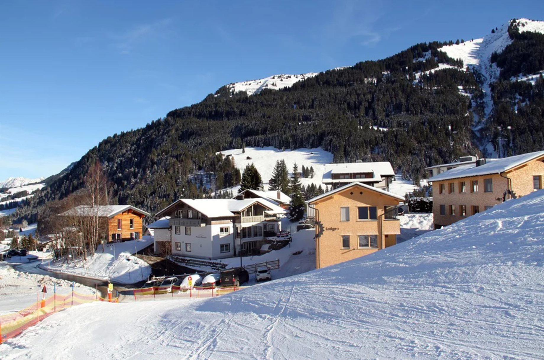 Unterkunft im Allgäu: Landhaus Maria-Theresia - Ferienwohnungen im Kleinwalsertal - Landhaus Maria-Theresia - Ferienwohnungen im Kleinwalsertal