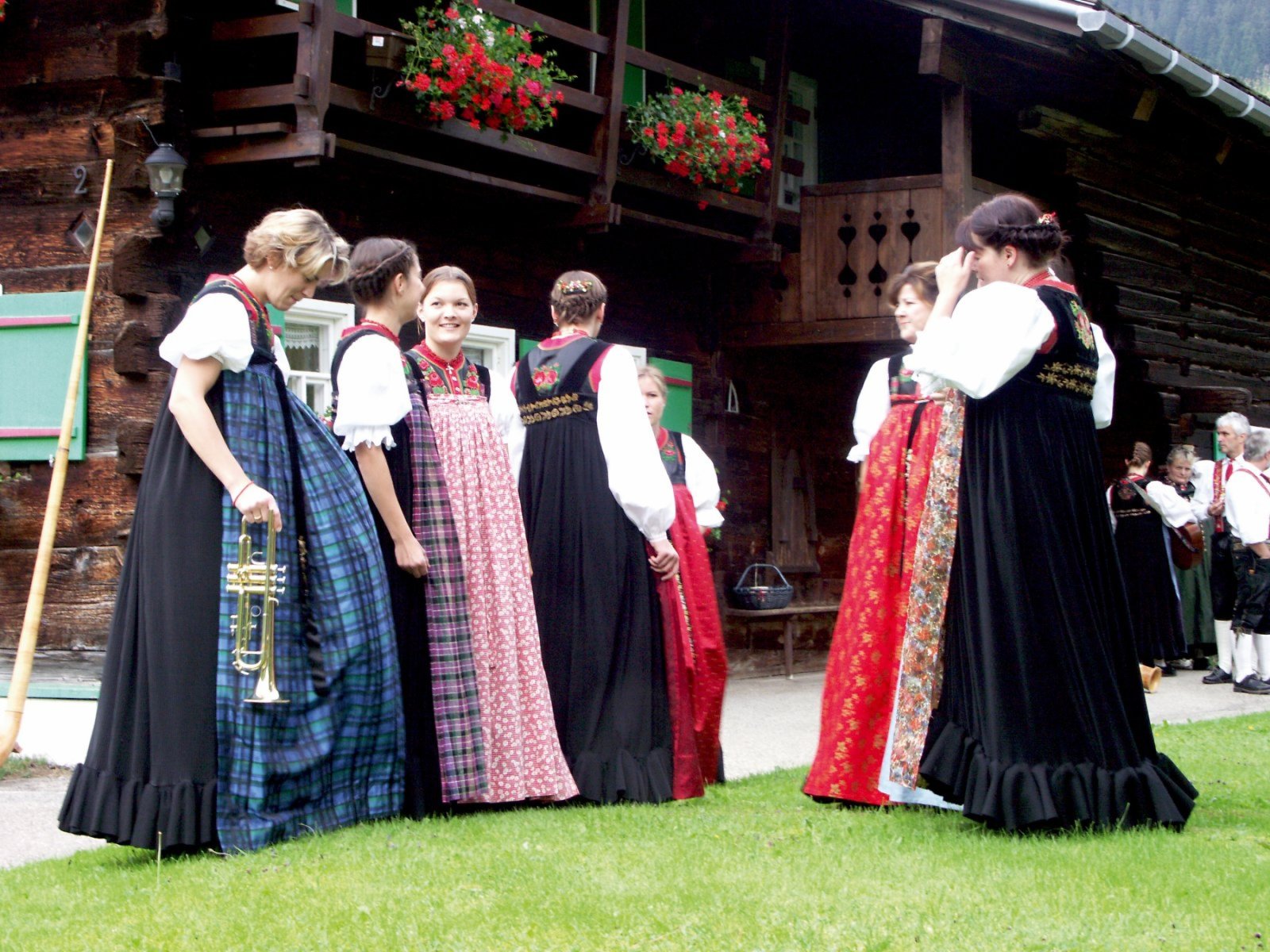 Unterkunft im Allgäu: Landhaus Maria-Theresia - Ferienwohnungen im Kleinwalsertal - Landhaus Maria-Theresia - Ferienwohnungen im Kleinwalsertal