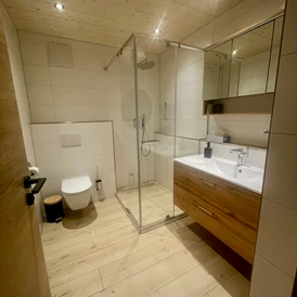 Unterkunft im Allgäu: Apartment #1 Iseler für bis zu 8 Personen: Badezimmer 2 von 2 ½  - Bäumers Retreat - Apartments in Bad Hindelang