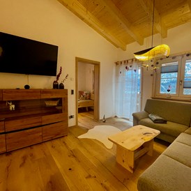 Unterkunft im Allgäu: Ferienwohnung #4 Rotspitz für 2 bis 4 Personen: Wohnzimmer - Bäumers Retreat - Ferienwohnungen in Bad Hindelang