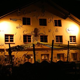 Restaurants im Oberallgäu: Zum Schiff - Restaurant & Gasthof in Bihlerdorf

Aussenansicht Nacht - Zum Schiff in Blaichach - Bihlerdorf im Allgäu