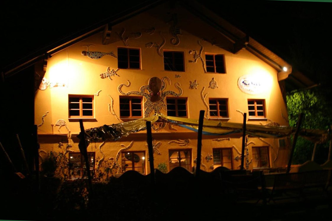 Restaurants im Oberallgäu: Zum Schiff - Restaurant & Gasthof in Bihlerdorf

Aussenansicht Nacht - Zum Schiff in Blaichach - Bihlerdorf im Allgäu