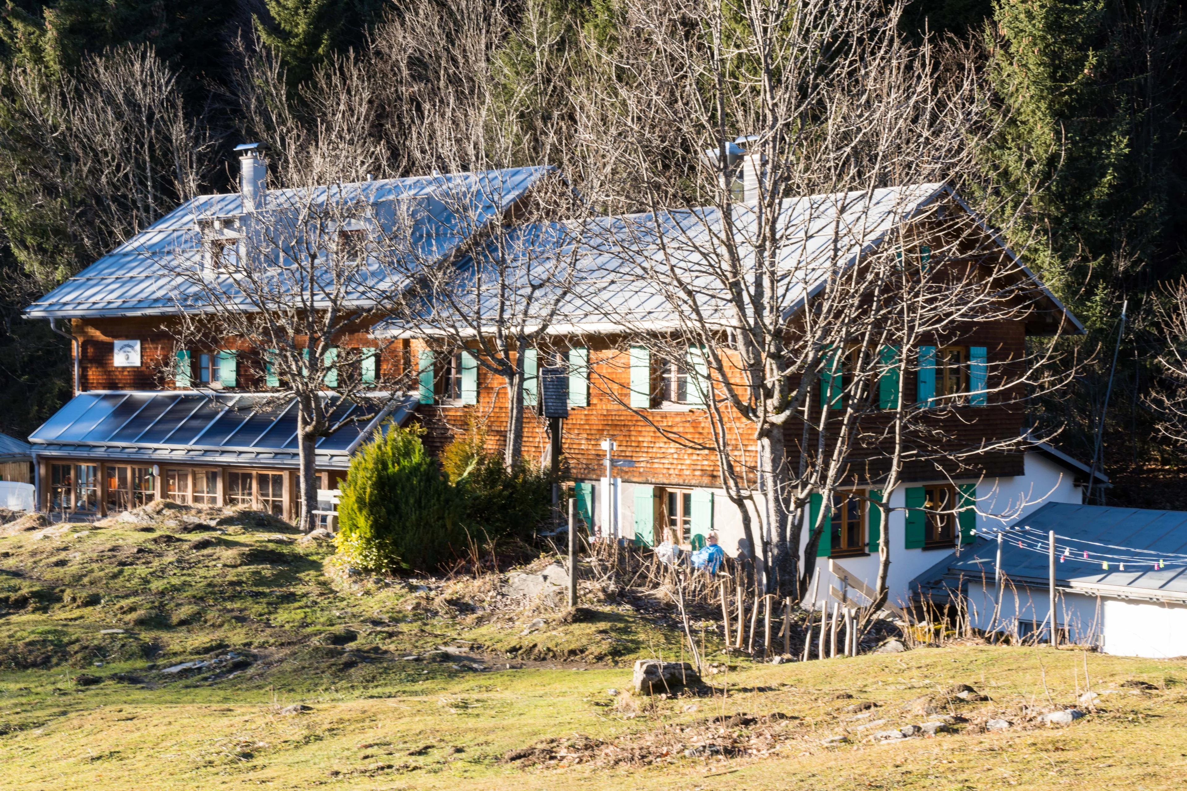 Restaurants im Oberallgäu: Schwarzenberghütte im Naturschutzgebiet Hintersteiner Tal - Schwarzenberghütte - Einkehrziel im Hintersteiner Tal