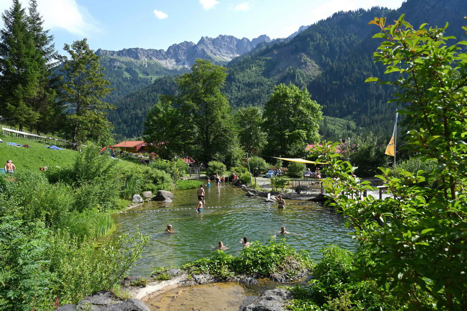 Erlebnisse im Oberallgäu: Naturbad Prinze Gumpe in Hinterstein im Allgä - Naturbad Prinze Gumpe in Hinterstein im Allgäu 