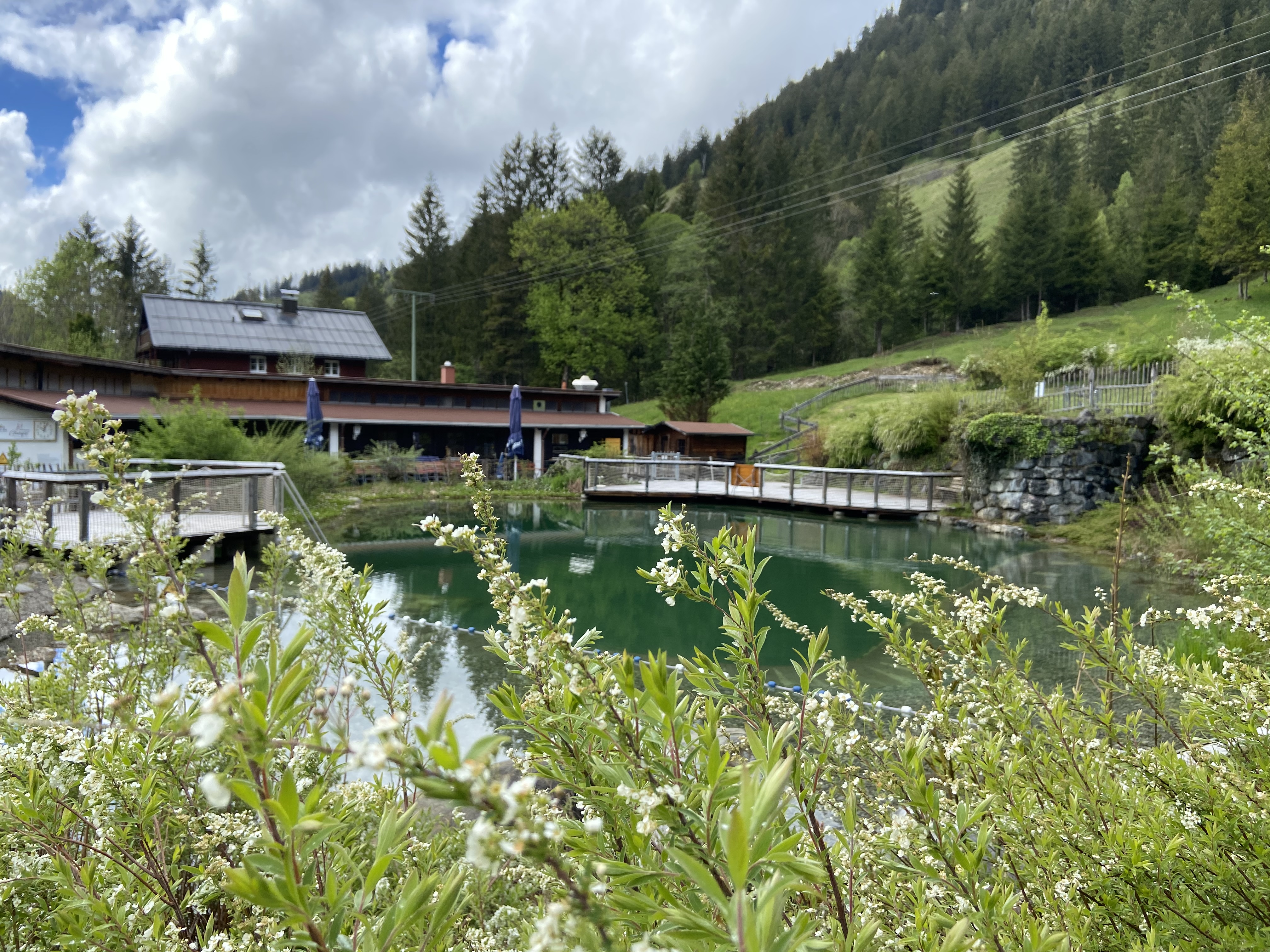 Erlebnisse im Oberallgäu: Badegarten Prinze Gumpe in Hinterstein im Allgä - Naturbad Prinze Gumpe in Hinterstein im Allgäu 