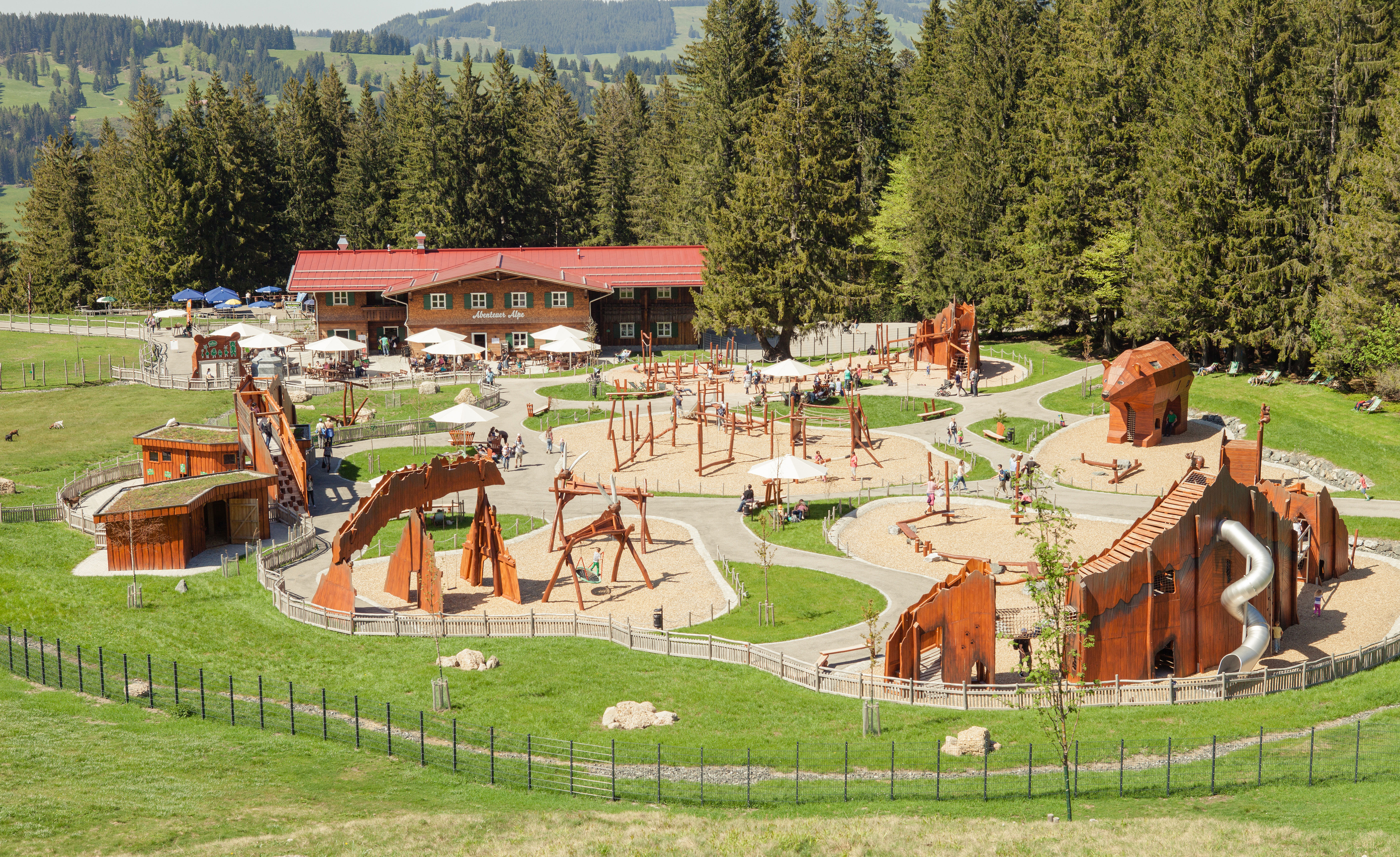 Alpsee Bergwelt mit Alpsee Coaster Kletterwald Abenteuer Alpe