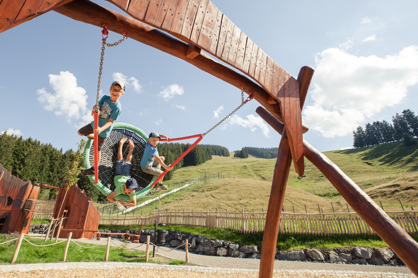 Alpsee Bergwelt mit Alpsee Coaster Kletterwald Abenteuer Alpe