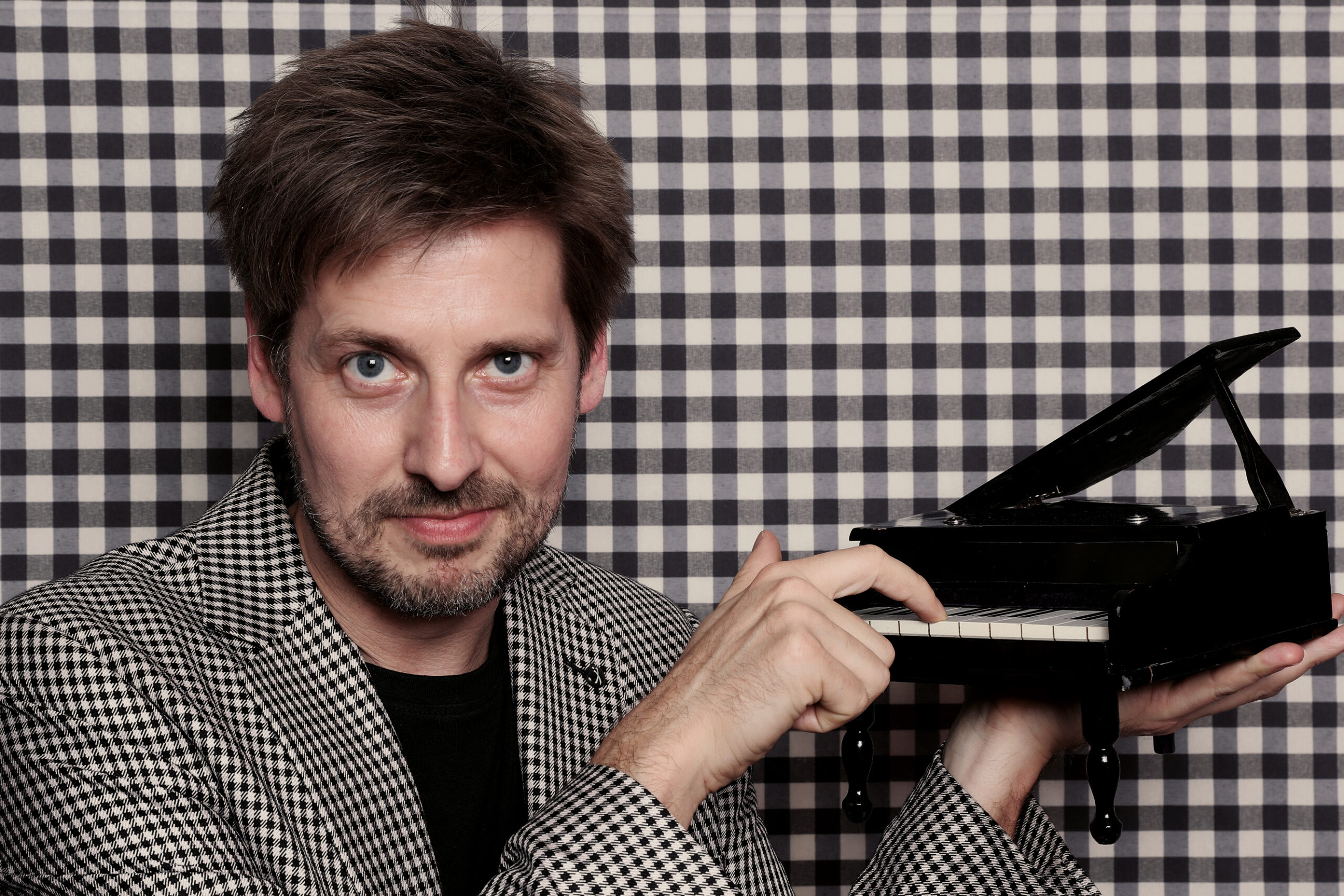 Veranstaltungen im Oberallgäu: Oberstdorfer Lachnacht 2024 - Daniel Helfrich - 1. Lachnacht in Oberstdorf im Allgäu