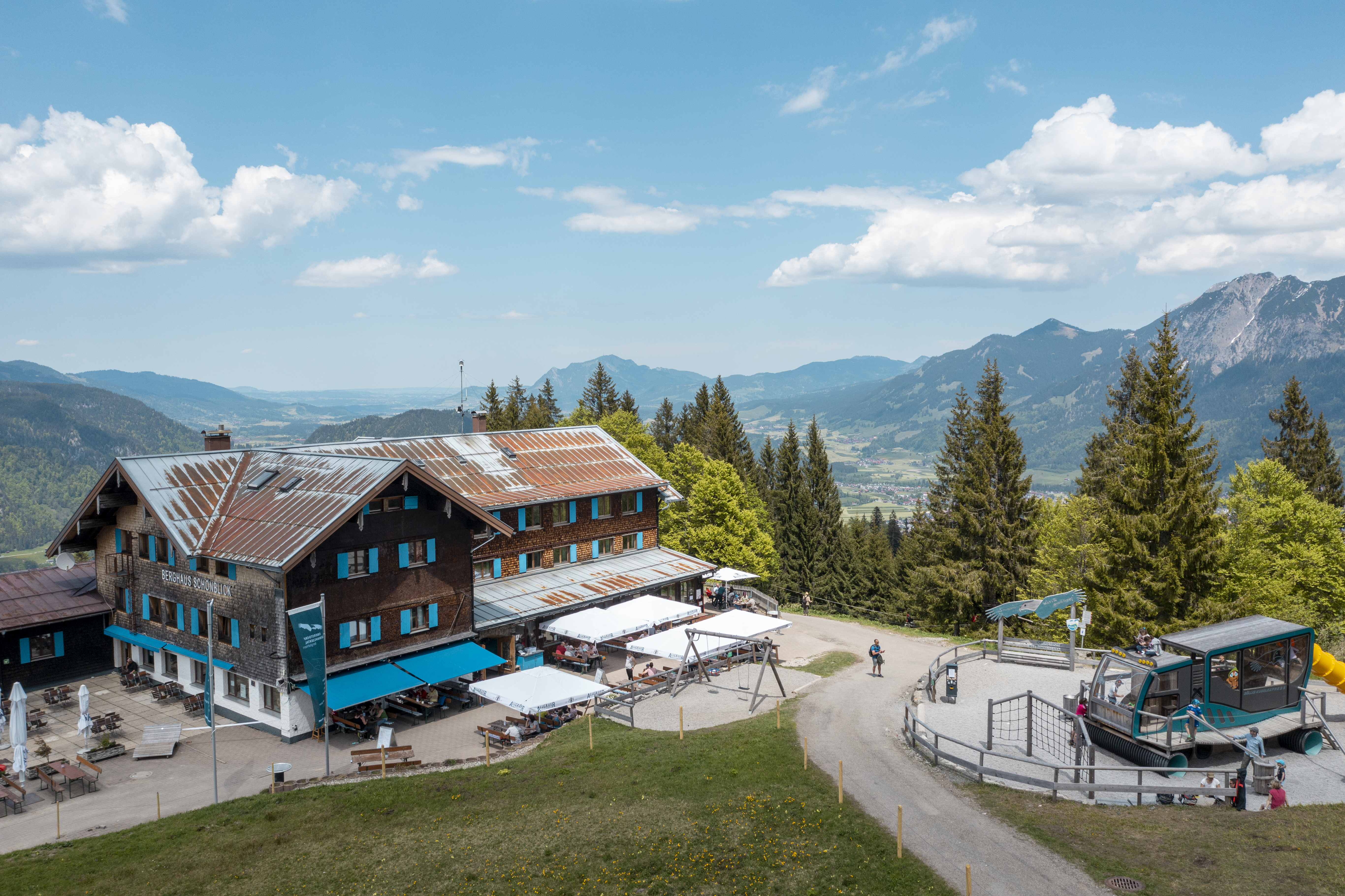 Erlebnisse im Oberallgäu: Söllereckbahn - Bergbahnen in Oberstdorf im Oberallgäu  - Die Söllereckbahn bei Oberstdorf im Sommer 