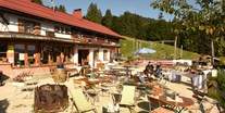 Hotels und Ferienwohnungen im Oberallgäu - Parken & Anreise: kostenlose Parkplätze - Obermaiselstein Schwarzenberg - Alpenwildpark - Wildgehege in Obermaiselstein im Allgäu - Alpenwildpark in Obermaiselstein mit Shuttle-Service