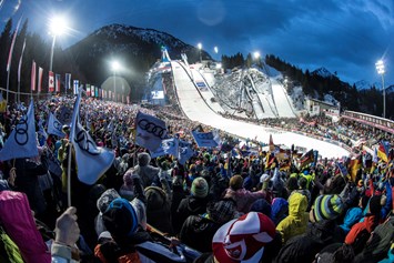 Erlebnisse: Alljährlicher Auftakt zur Vierschanzentournee in der Skisprung Arena in Oberstdorf - WM-Skisprung Arena in Oberstdorf