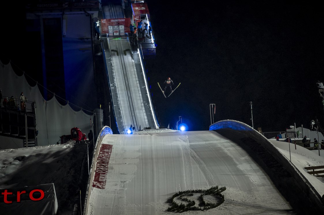 Erlebnisse: Alljährlicher Auftakt zur Vierschanzentournee in der Skisprung Arena in Oberstdorf - WM-Skisprung Arena in Oberstdorf