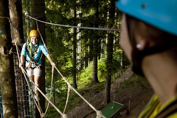 Erlebnisse im Oberallgäu: Kletterwald | Hochseilgarten über dem Alpsee im Allgäz - Kletterwald Bärenfalle in der Alpsee Bergwelt
