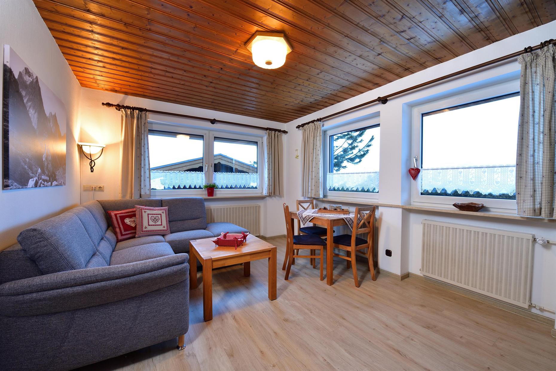 Unterkunft im Allgäu: Panoramablick - Ferienwohnungen in Fischen im Allgäu - Panoramablick - Ferienwohnungen in Fischen im Allgäu