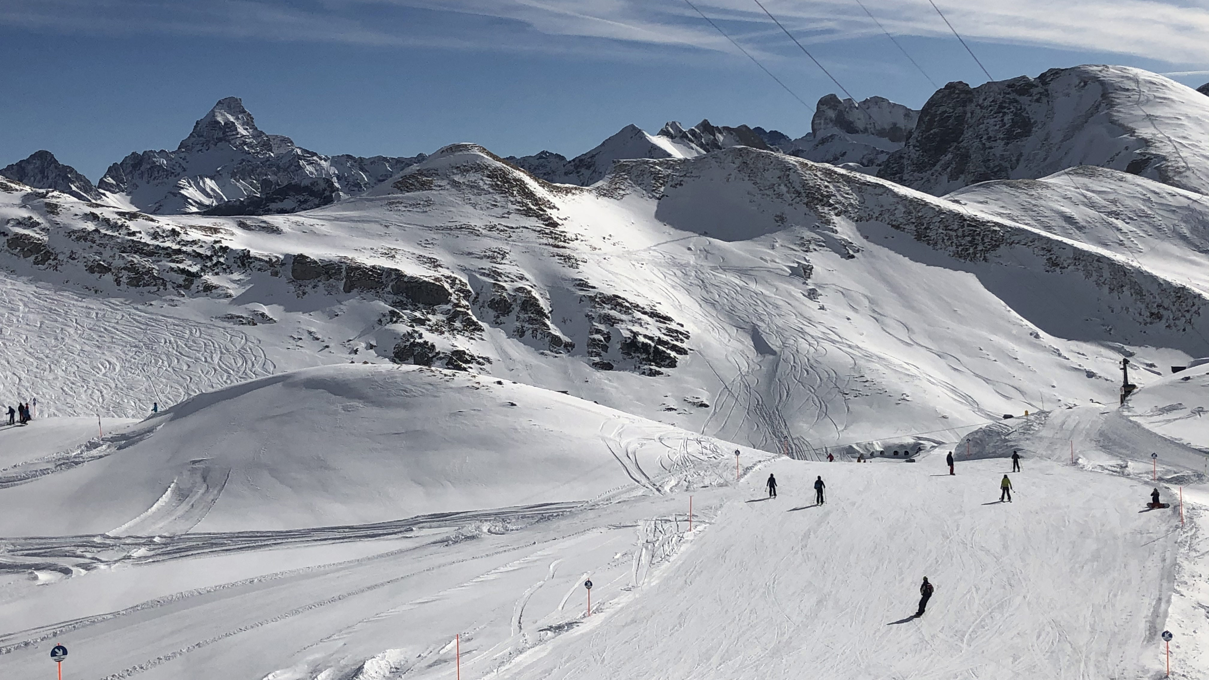 Erlebnisse im Oberallgäu: Eishotel auf dem Nebelhorn über Oberstdorf im Allgäu - Iglu Lodge - Hotel aus Schnee und Eis auf dem Nebelhorn