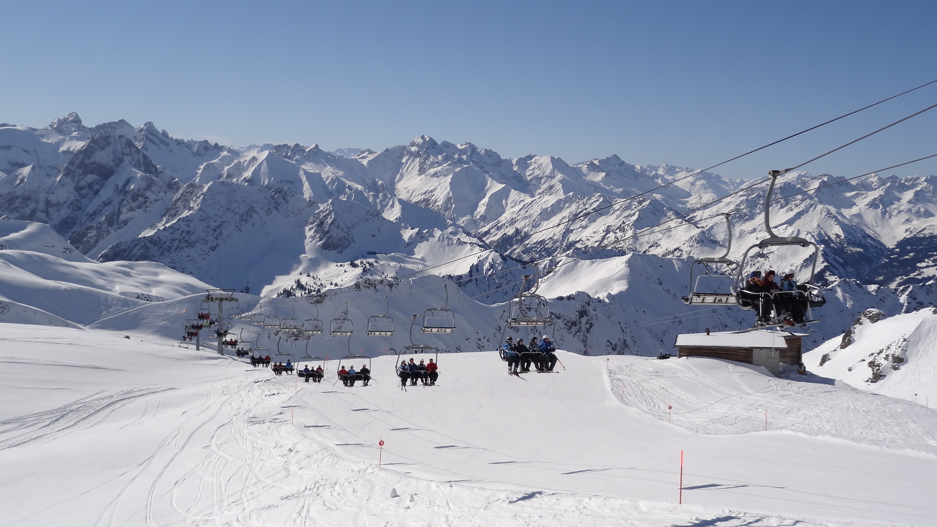 Erlebnisse im Oberallgäu: Eishotel auf dem Nebelhorn über Oberstdorf im Allgäu - Iglu Lodge - Hotel aus Schnee und Eis auf dem Nebelhorn