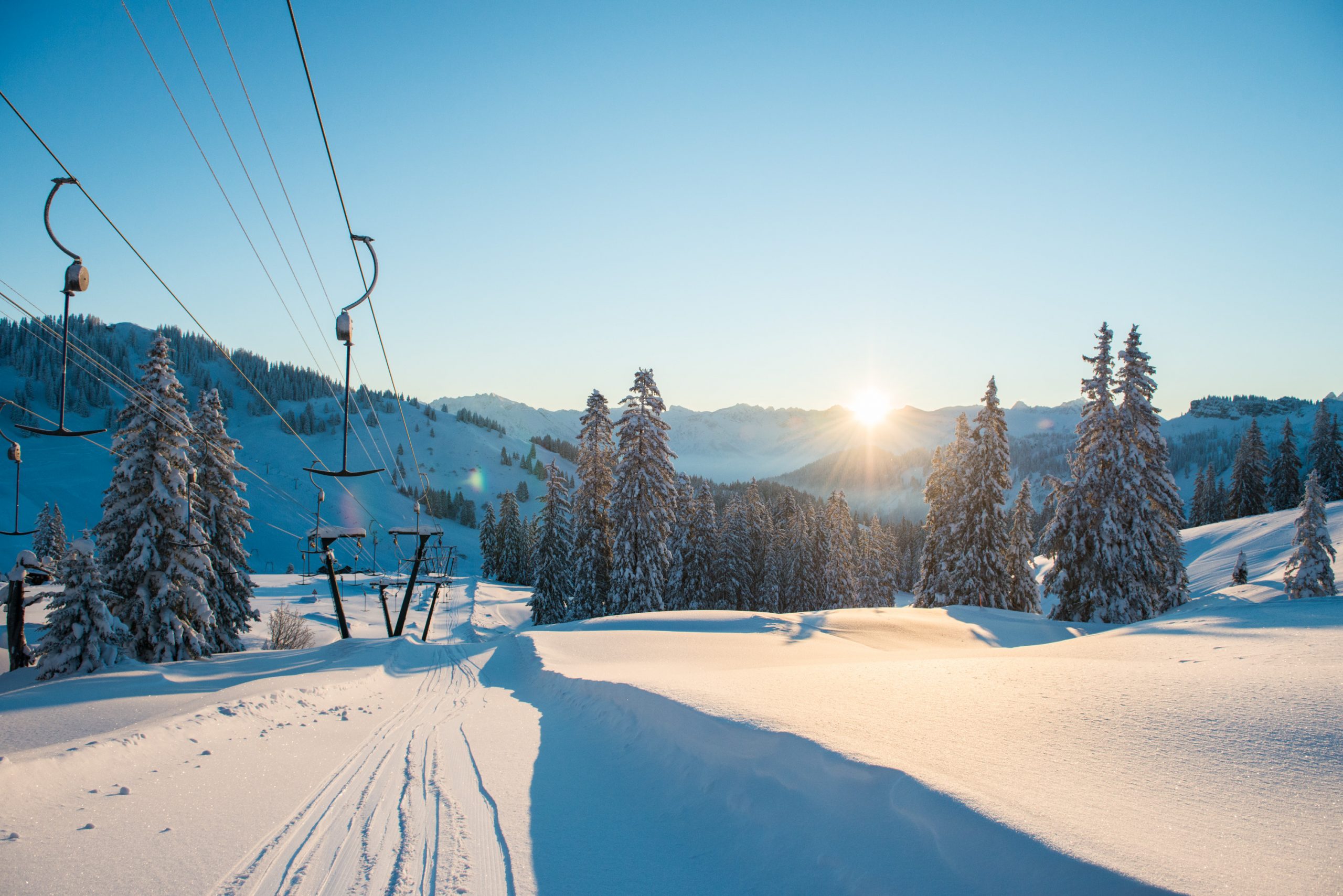 Erlebnisse im Oberallgäu: Sonnenparadies Grasgehren - Obermaiselstein / Balderschwang - Sonnen- Skiparadies Grasgehren am Riedbergpass