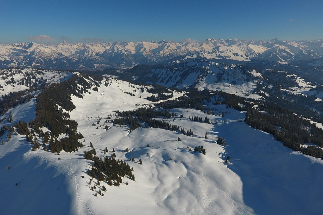 Erlebnisse im Oberallgäu: Skiparadies Grasgehren - Obermaiselstein / Balderschwang - Sonnen- Skiparadies Grasgehren am Riedbergpass