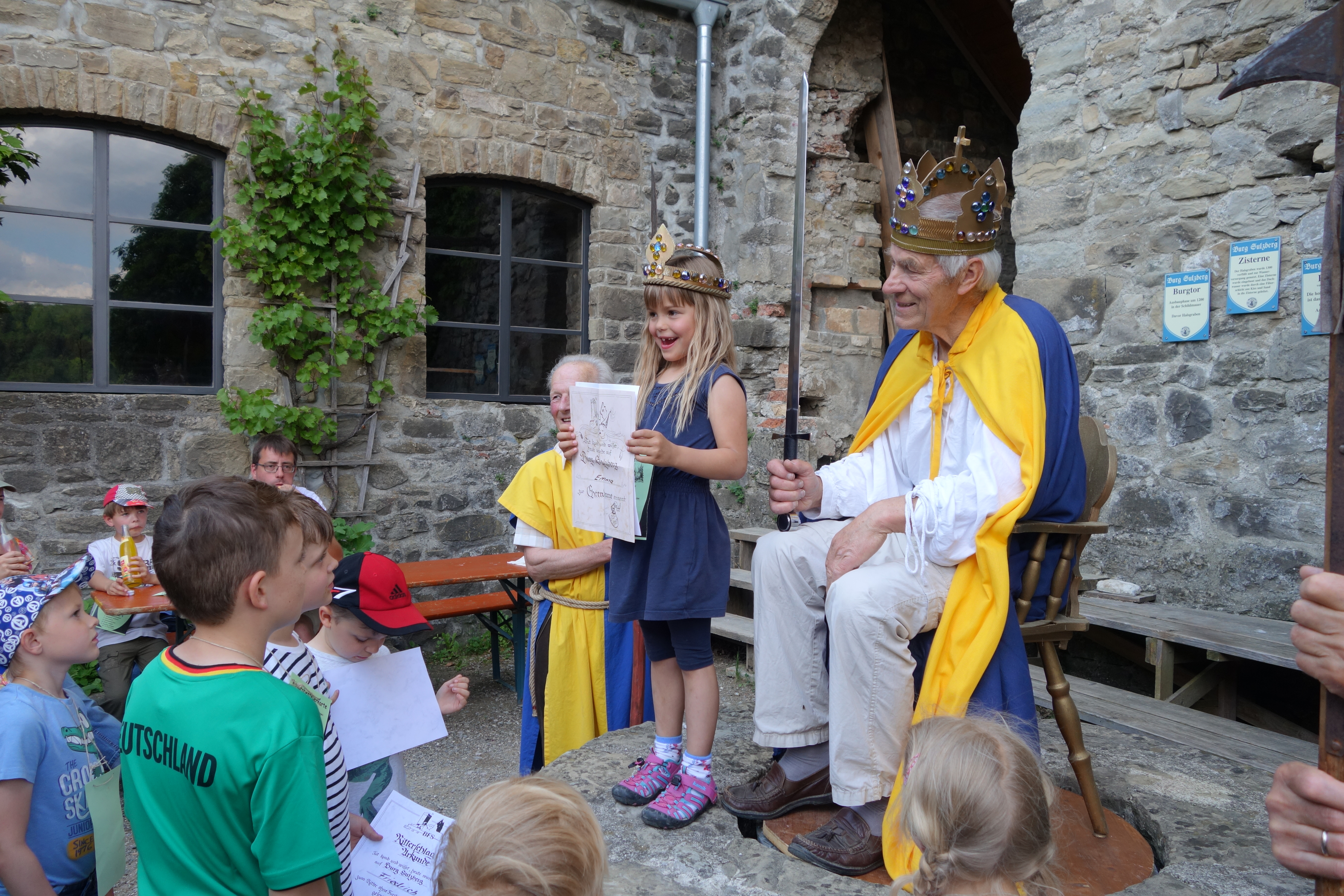 Erlebnisse im Oberallgäu: Burgruine mit Burgmuseum in Sulzberg im Allgäu - Burgruine Sulzberg mit Burgmuseum