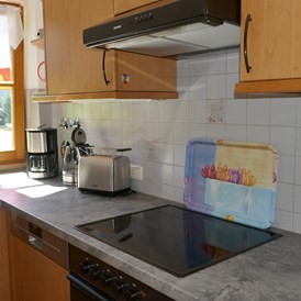 Unterkunft im Allgäu:  FEWO "RIEDBERGERHORN" Küche mit Morgensonne, komplett ausgestattet. - Albingers Landhaus