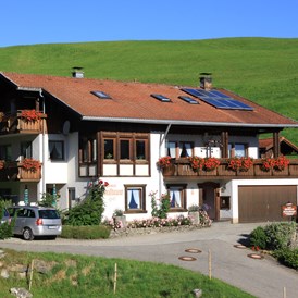 Unterkunft im Allgäu: Berghaus Christiane - Ferienwohnungen in Oberstaufen - Steibis im Allgäu - Berghaus Christiane - Steibis im Allgäu