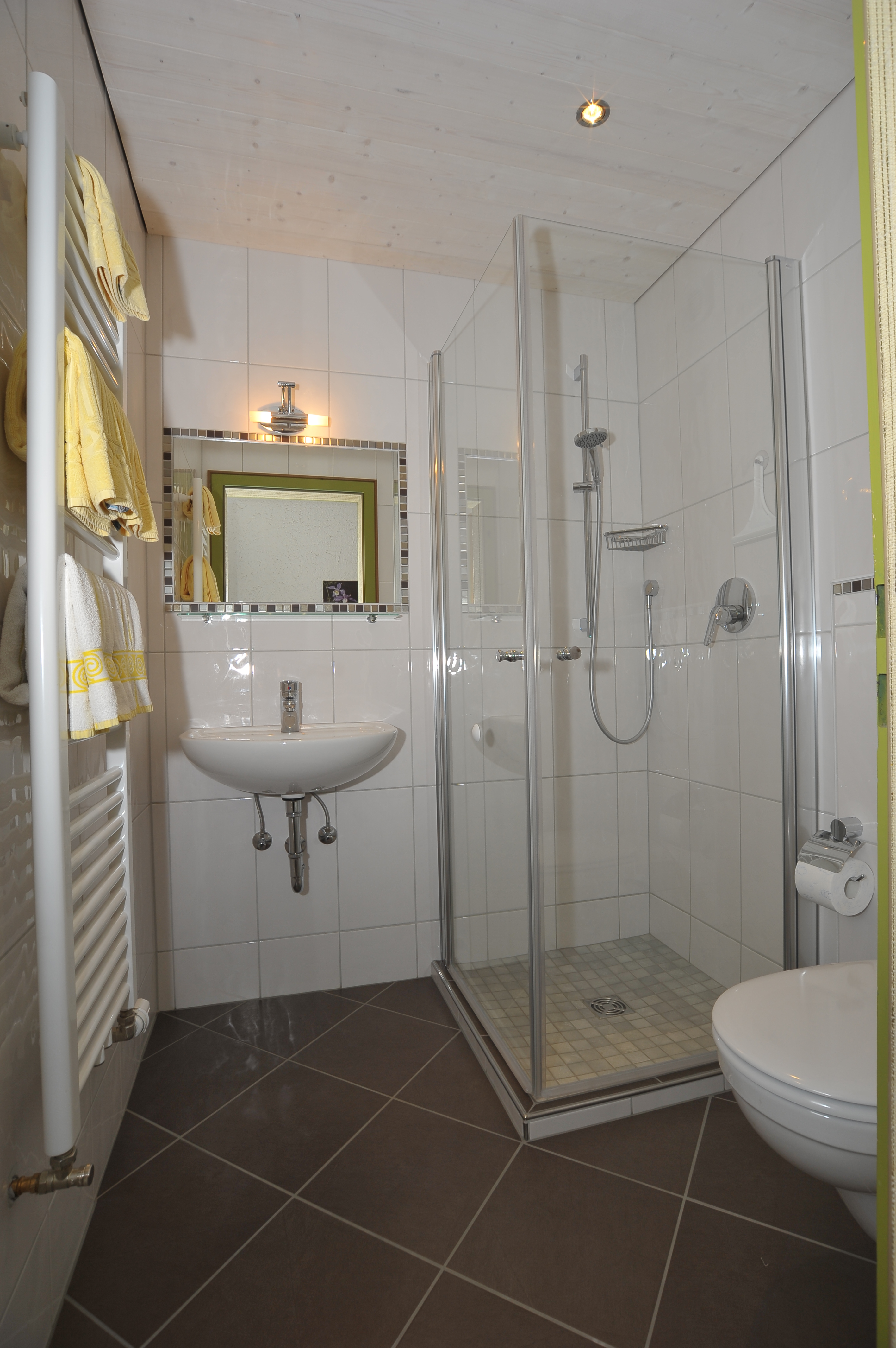 Unterkunft im Allgäu: Dusche/WC Fewo "Rotspitze" - Haus Gerold