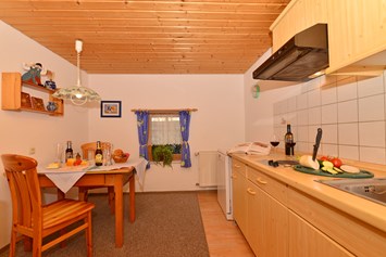 Unterkunft im Allgäu: Ferienwohnung 2 Küche - Haus Meinecke - Ferienwohnungen in Bad Hindelang im Allgäu