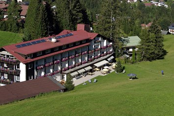 Gastgeber im Oberallgäu: Hotels im Kleinwalsertal - Montana in Riezlern - Hotel Montana in Riezlern im Kleinwalsertal