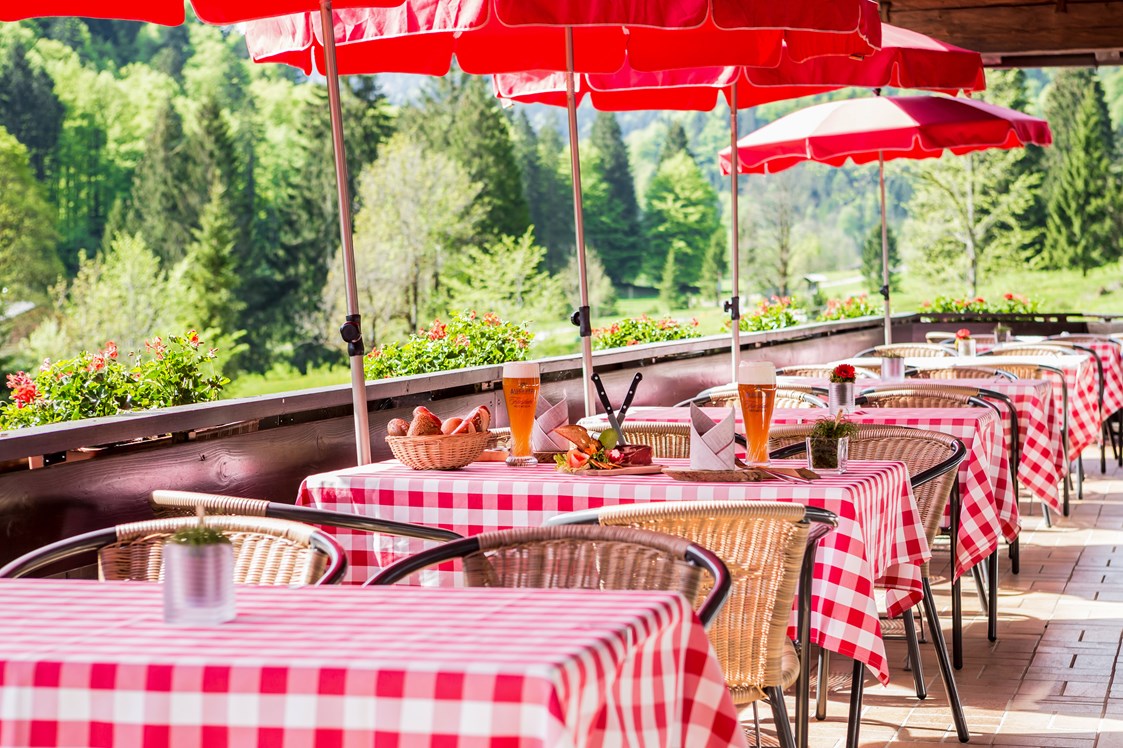 Unterkunft im Allgäu: Terrassen feeling vom Frühstück bis zum Abend mit einer Wahnsinns-Aussicht  - Alpengasthof-Hotel Schwand