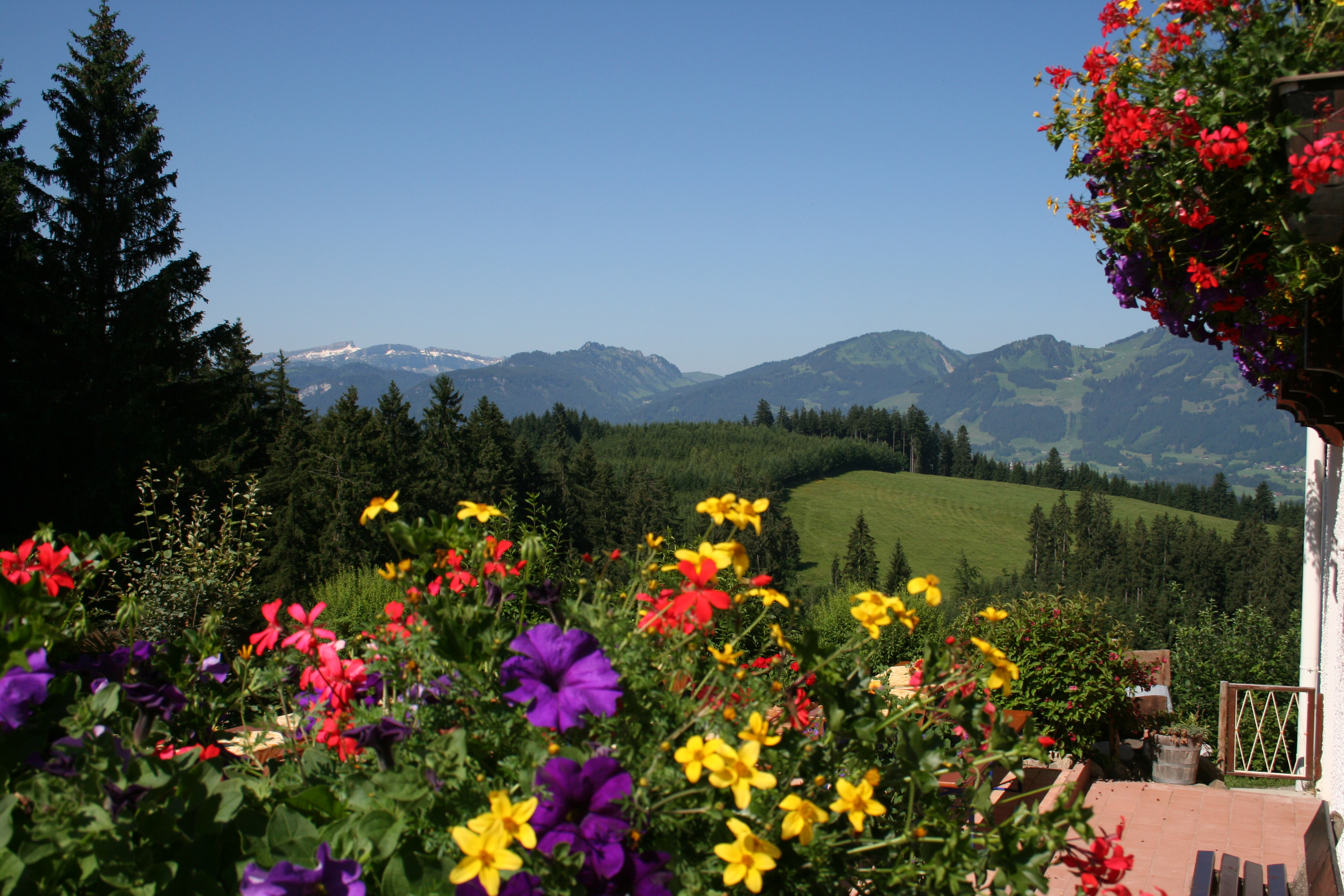 Unterkunft im Allgäu: Berghotel Sonnenklause - Hotel im Oberallgäu - Berghotel Sonnenklause über dem Illertal im Oberallgäu