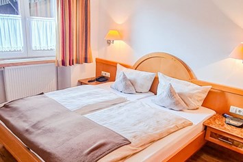 Unterkunft im Allgäu: Hotel im Allgäu - Berghotel Sonnenklause - Berghotel Sonnenklause über dem Illertal im Oberallgäu