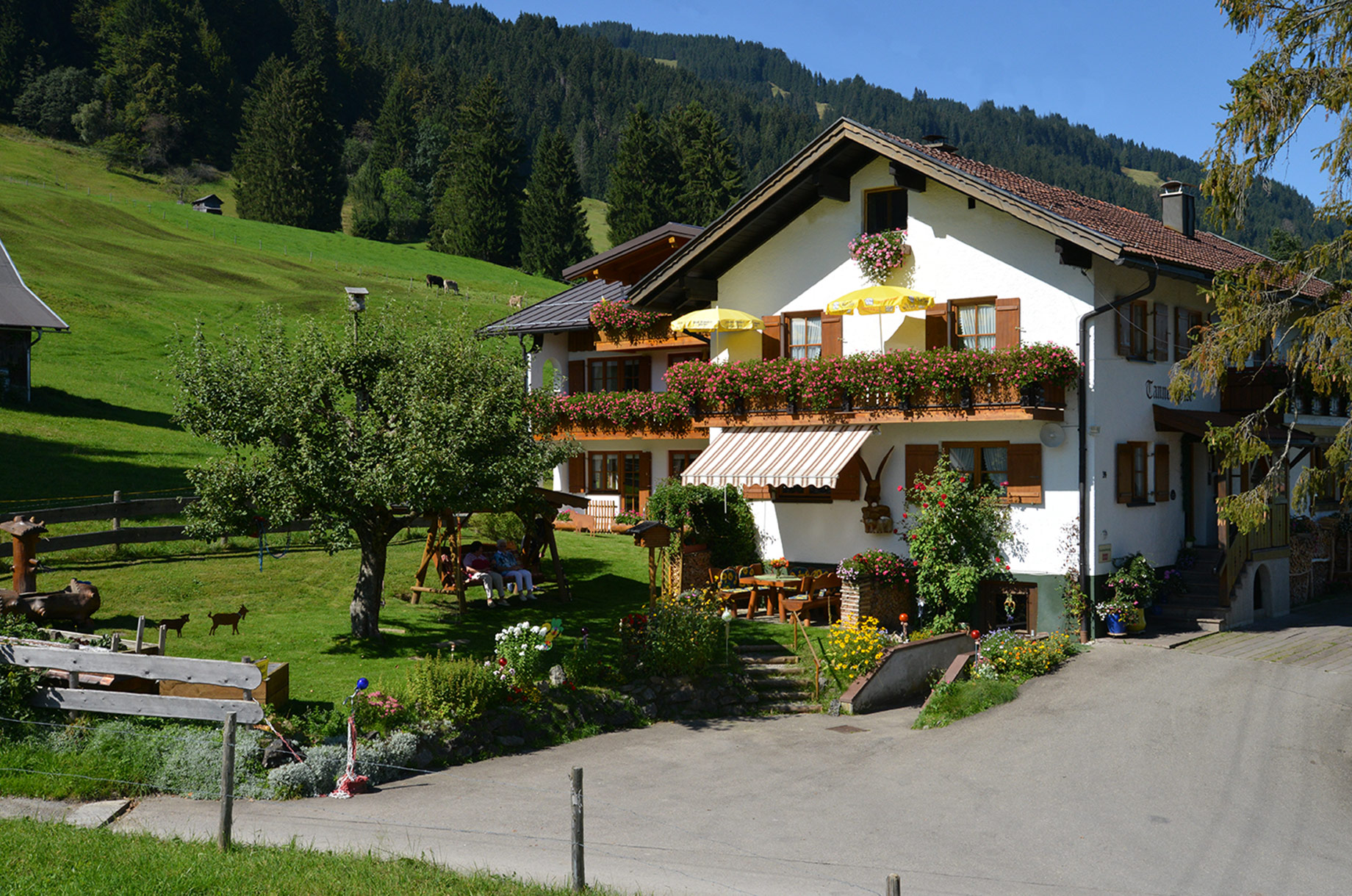 Hotels und Ferienwohnungen im Oberallgäu - Verpflegung: Frühstücksbuffet - Bolsterlang - Tannenhäusel - Ferienwohnungen in Bolsterlang im Allgäu