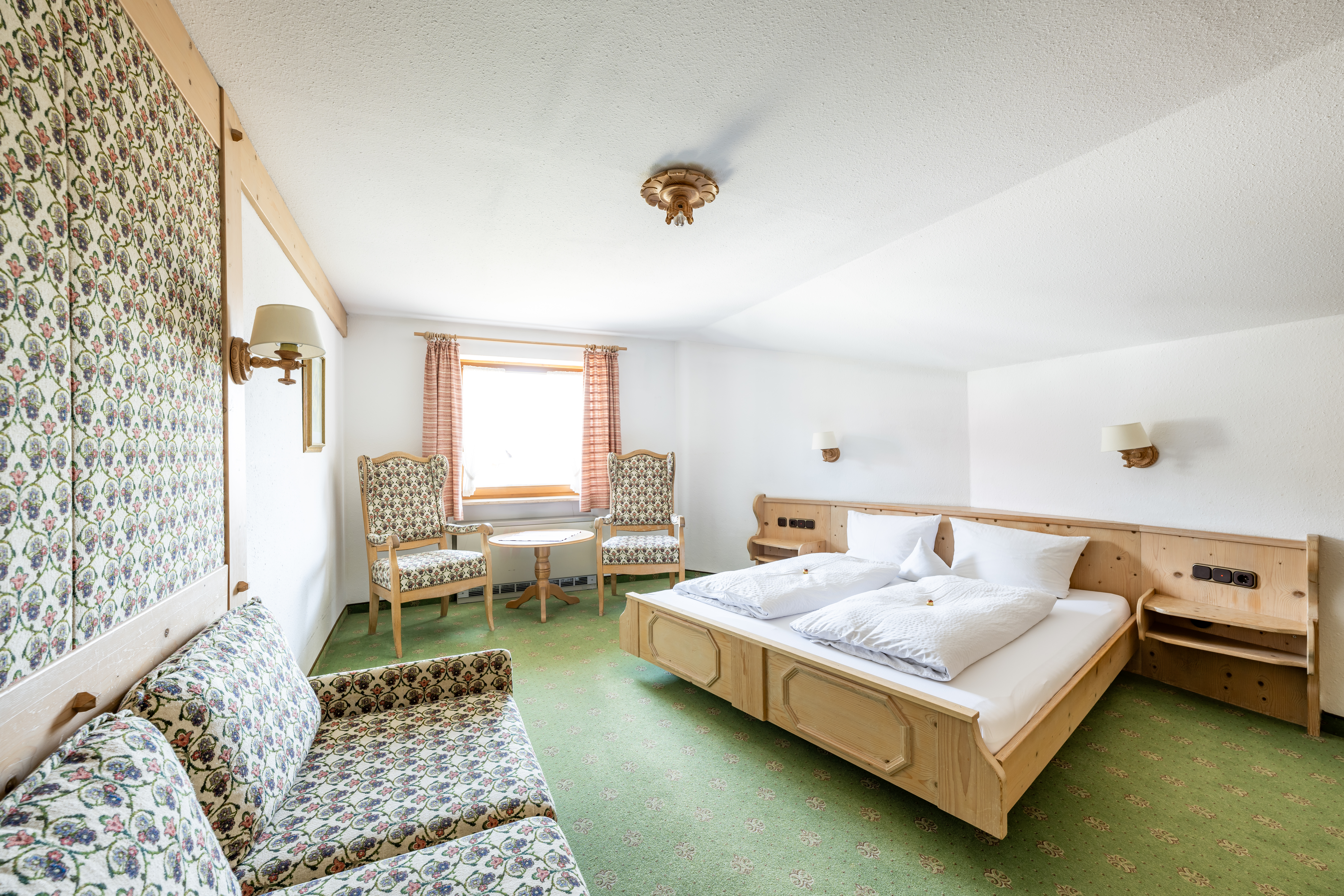 Unterkunft im Allgäu: Haus Widdersteinblick - Riezlern im Kleinwalsertal - Haus Widdersteinblick - Ferienwohnungen & Frühstückspension