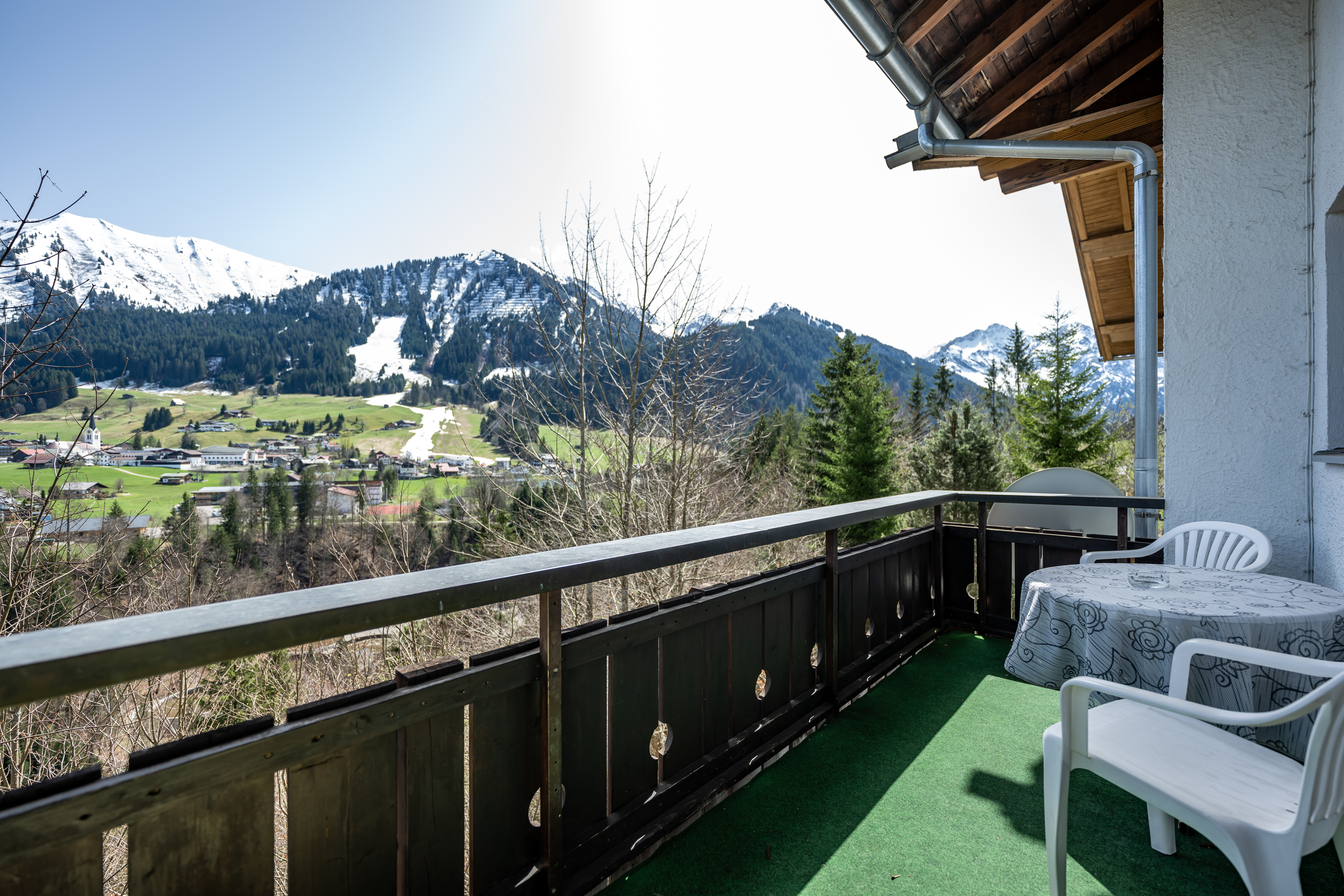 Unterkunft im Allgäu: Haus Widdersteinblick - Riezlern im Kleinwalsertal - Haus Widdersteinblick - Ferienwohnungen & Frühstückspension