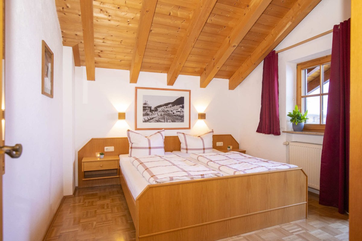 Hotels und Ferienwohnungen im Oberallgäu - Ausstattung Ferienwohnungen / Zimmer: separates Schlafzimmer - PLZ 87541 (Deutschland) - Beim Vogt - Ferienwohnungen in Oberjoch im Allgäu - Ferienwohnungen Beim Vogt - in Bad Hindelang / Oberjoch