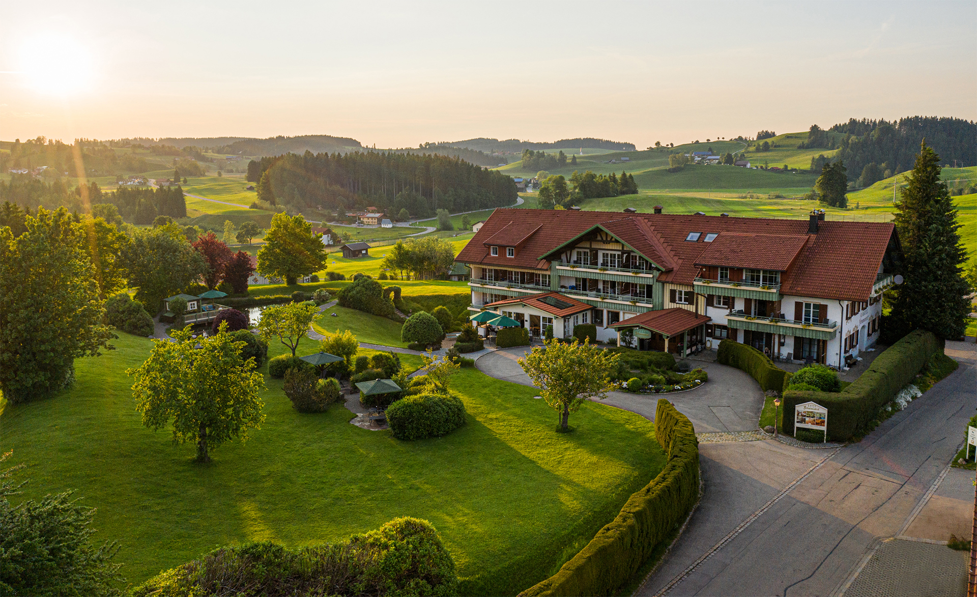 Hotels und Ferienwohnungen im Oberallgäu - Freizeit: Spa & Wellnesscenter - Aussenansicht - Hotel Johanneshof