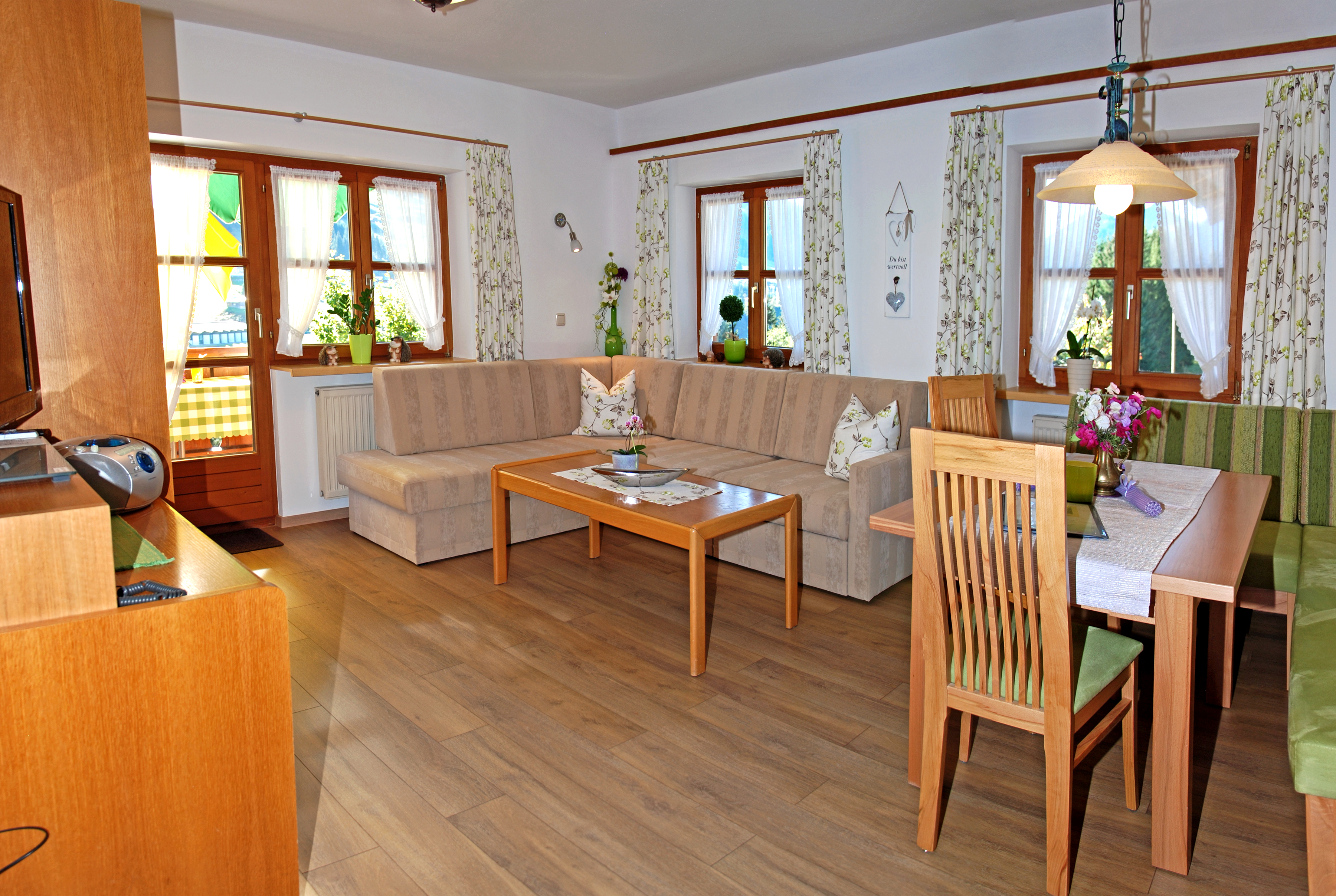 Unterkunft im Allgäu: Wohn-Esszimmer App. Fellhorn - Ferienwohnungen Haus Narzisse