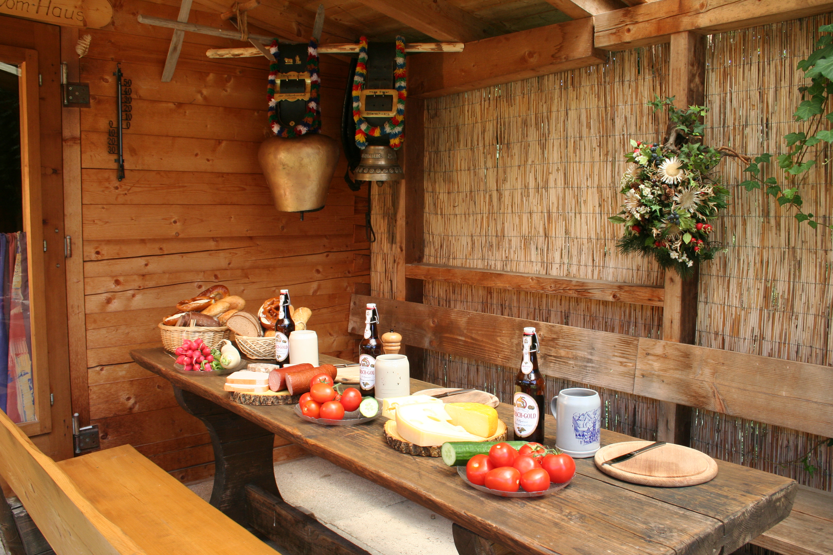 Hotels und Ferienwohnungen im Oberallgäu - Parken & Anreise: Anreise mit ÖPNV möglich - Gästehaus Hans & Christa Bader