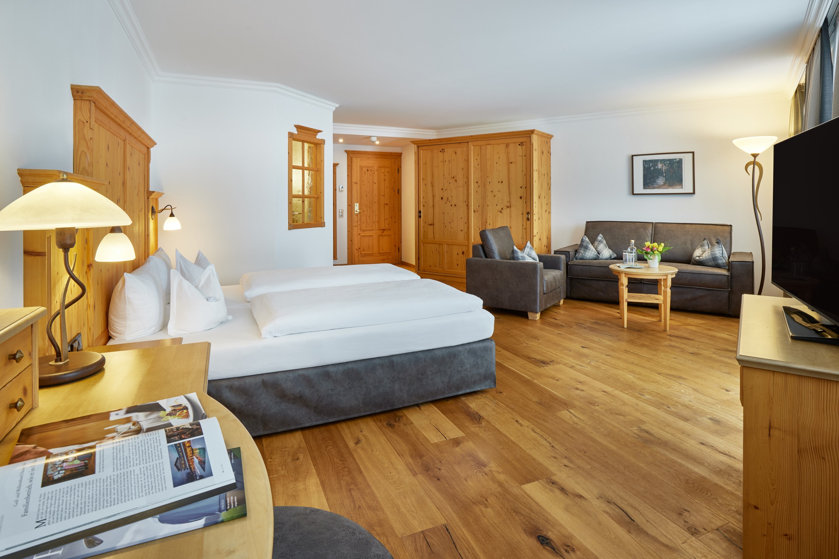 Unterkunft im Allgäu: Hanusel Hof Junior-Suite - Hanusel Hof 4*-S Hotel Golf, Wellnees, Genuss und Natur in Panoramalage