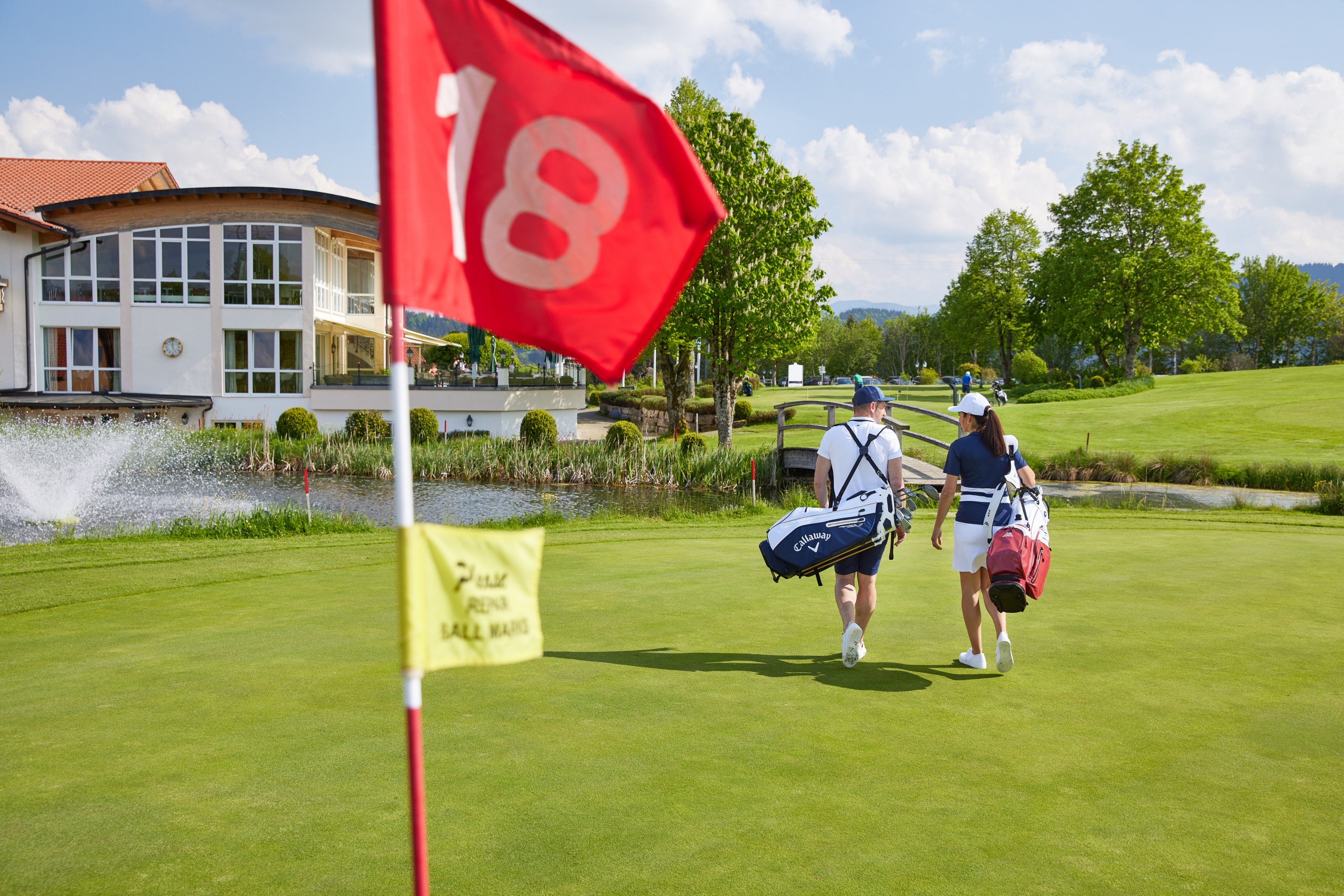 Unterkunft im Allgäu: Hanusel Hof Golfplatz am Hotel - Hanusel Hof 4*-S Hotel Golf, Wellnees, Genuss und Natur in Panoramalage