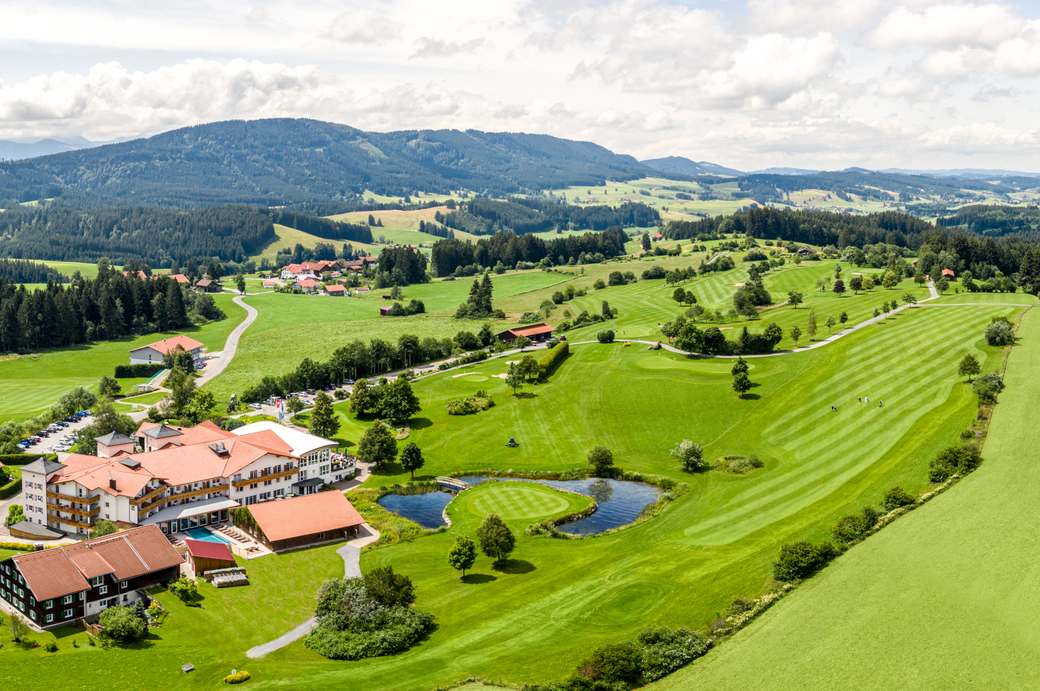 Unterkunft im Allgäu: Hanusel Hof Mitten im Allgäu - Hanusel Hof 4*-S Hotel Golf, Wellness, Genuss und Natur in Panoramalage