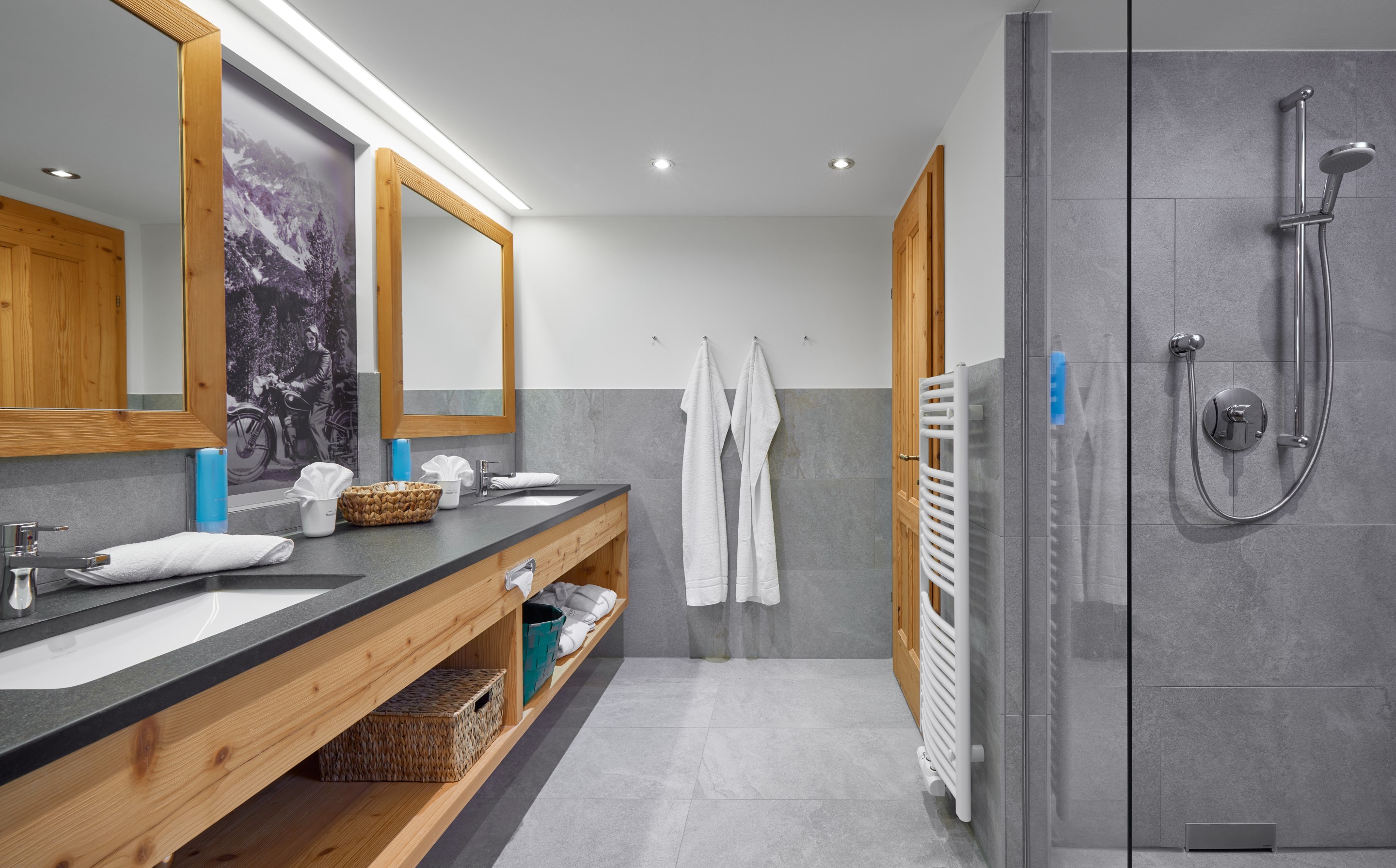 Unterkunft im Allgäu: Hanusel Hof Junior-Suite Bad - Hanusel Hof 4*-S Hotel Golf, Wellness, Genuss und Natur in Panoramalage