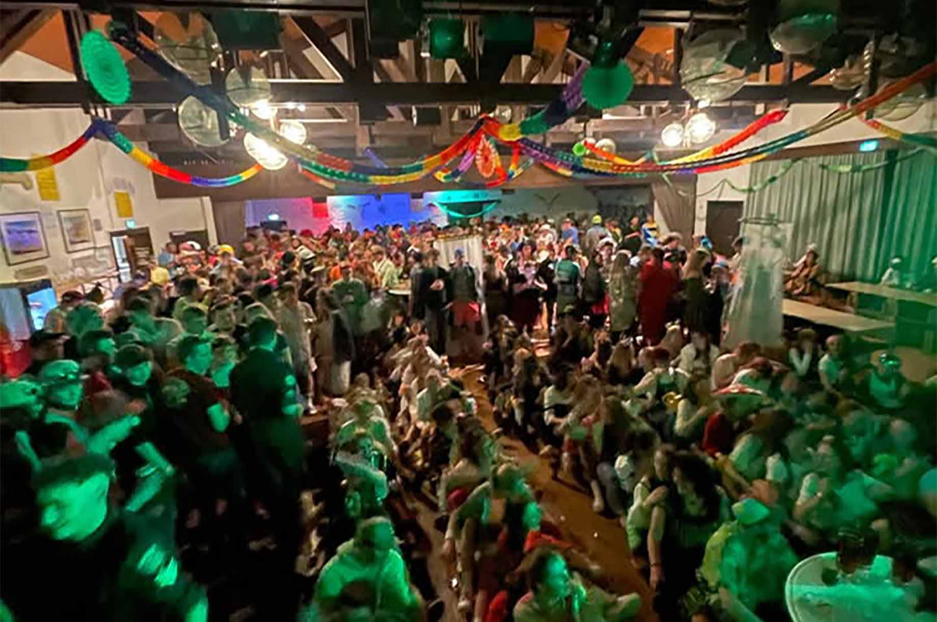 Hotels und Ferienwohnungen im Oberallgäu - Wetter: bei jedem Wetter - Thaler Mädleball in Oberstaufen / Thalkirchdorf - Thaler Mädleball am 11.02.2026 im Festsaal Thalkirchdorf