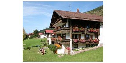 Hotels und Ferienwohnungen im Oberallgäu - Ausstattung: Parkplatz - Bad Hindelang Oberjoch - Hosp Landhaus