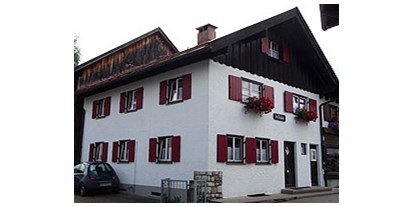 Hotels und Ferienwohnungen im Oberallgäu - Ausstattung: Parkplatz - Oberstdorf Oberstdorf - Ort - B´m Hislar